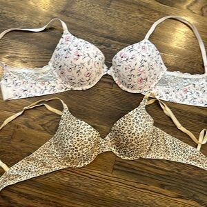 Floral and Leopard Print Women's Bras so pretty 
Size 34-36 C